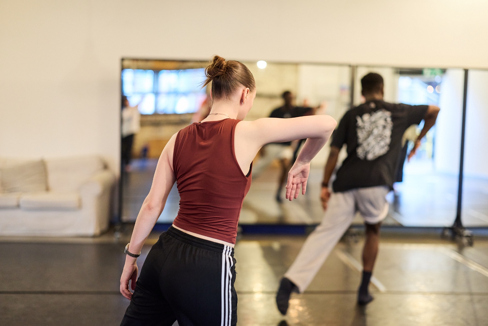 Adult Contemporary Dance - Intermediate - image 4