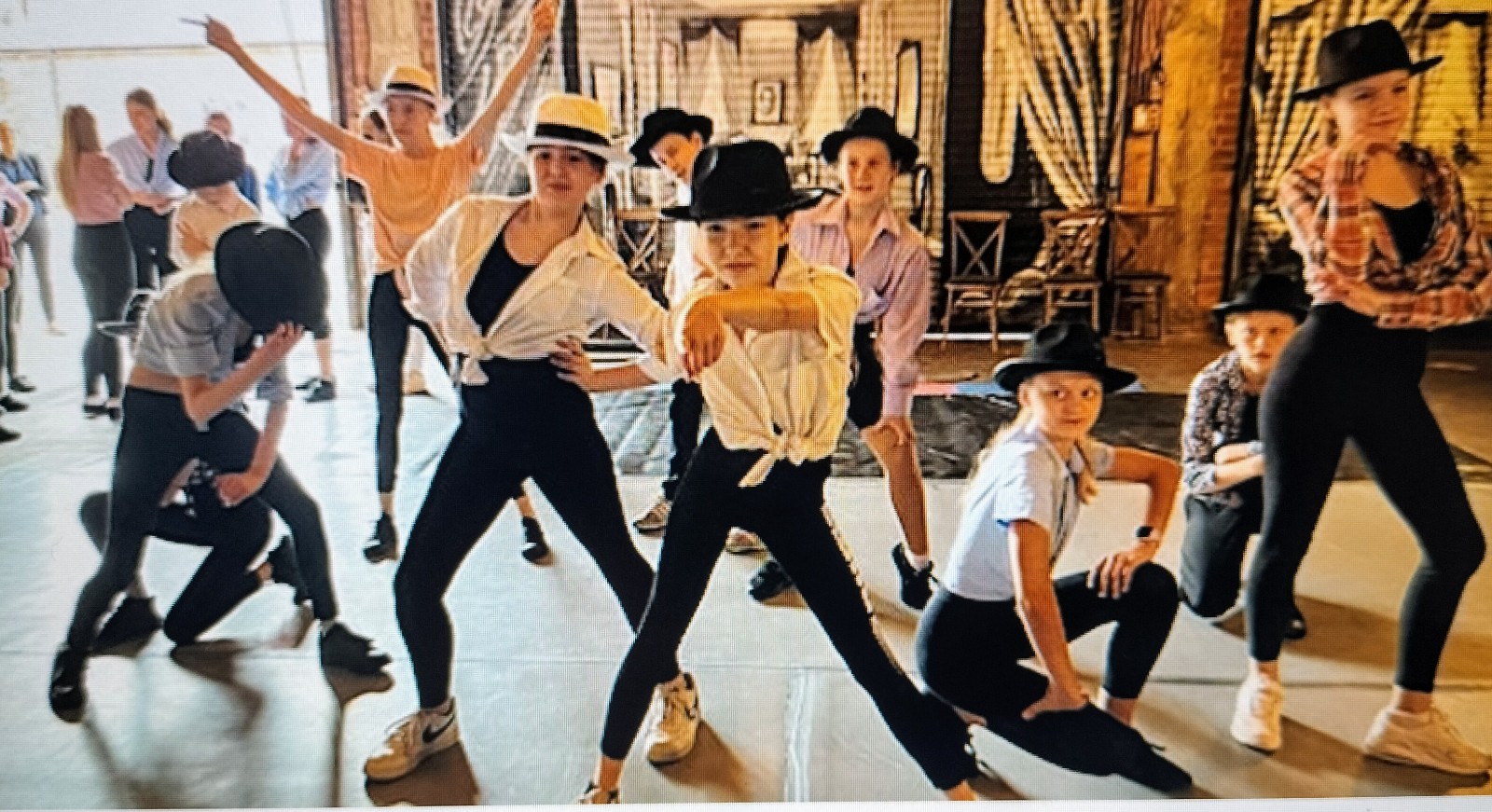 MUSICAL THEATRE  FUN HOLIDAY CLUB - image 4