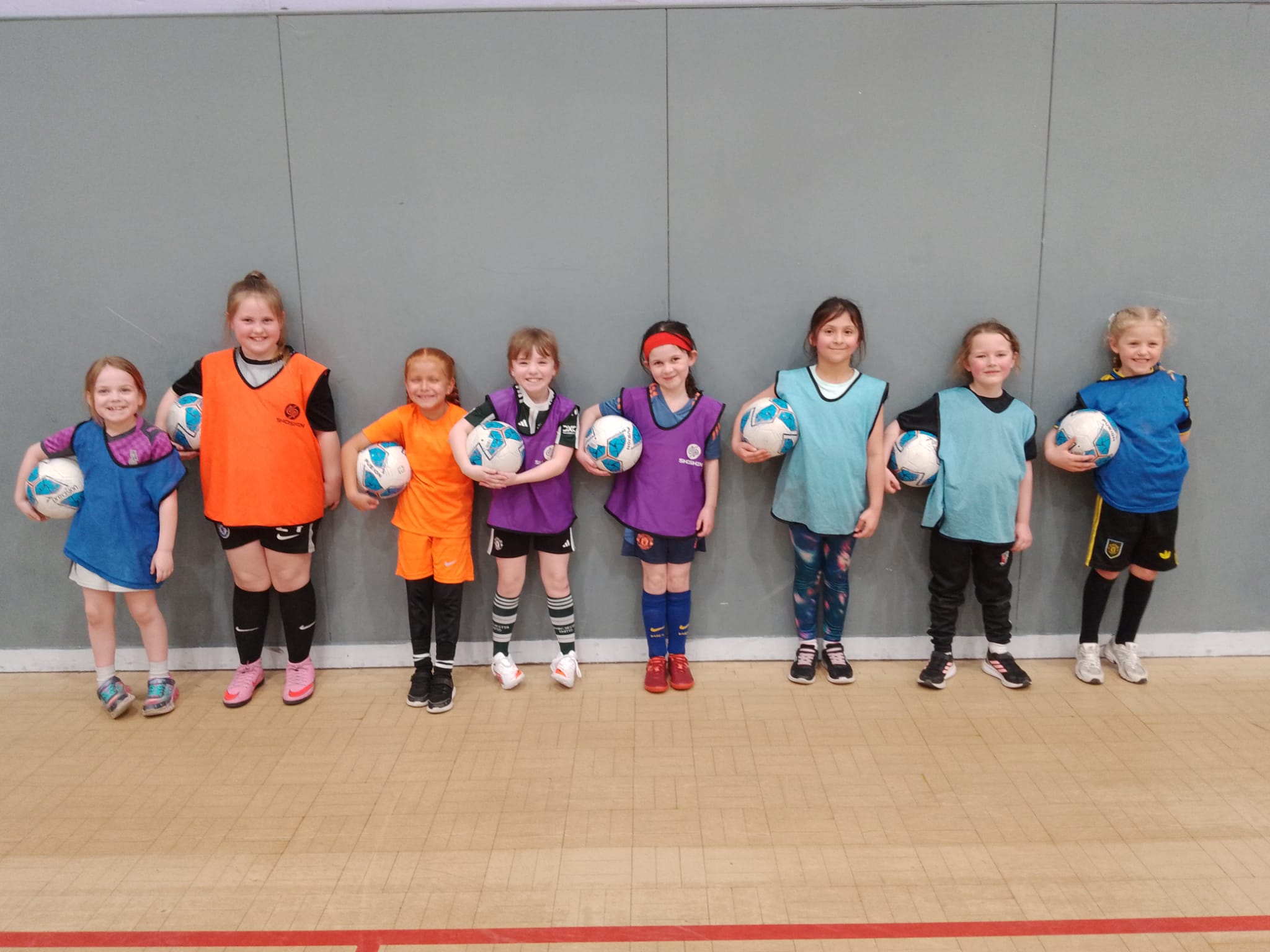 OACT Ignite: Mini Flyers Girls Football - image 2