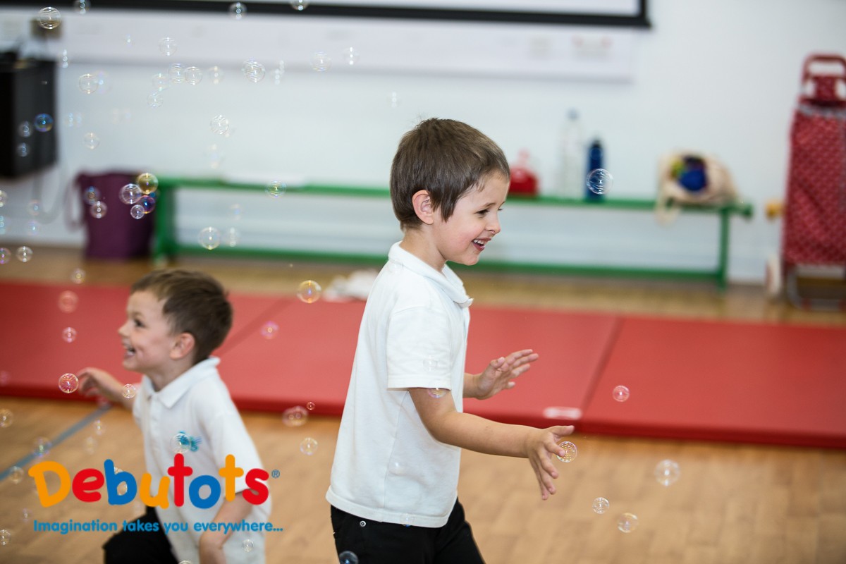 Debutots Storytelling & Crafts Camp @ Anlaby - image 4