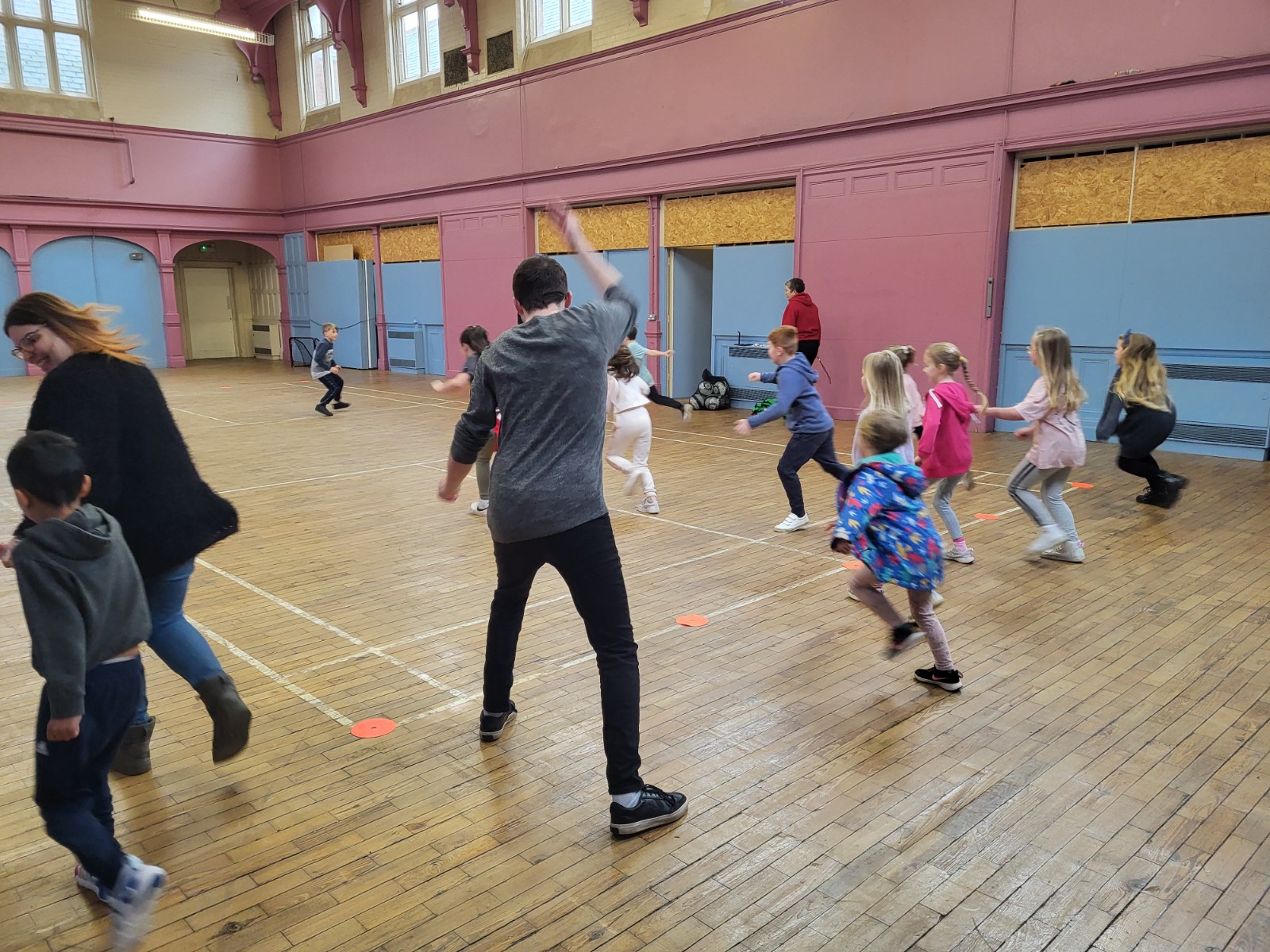 Youth Works Holiday Club 5-10 Years - image 6