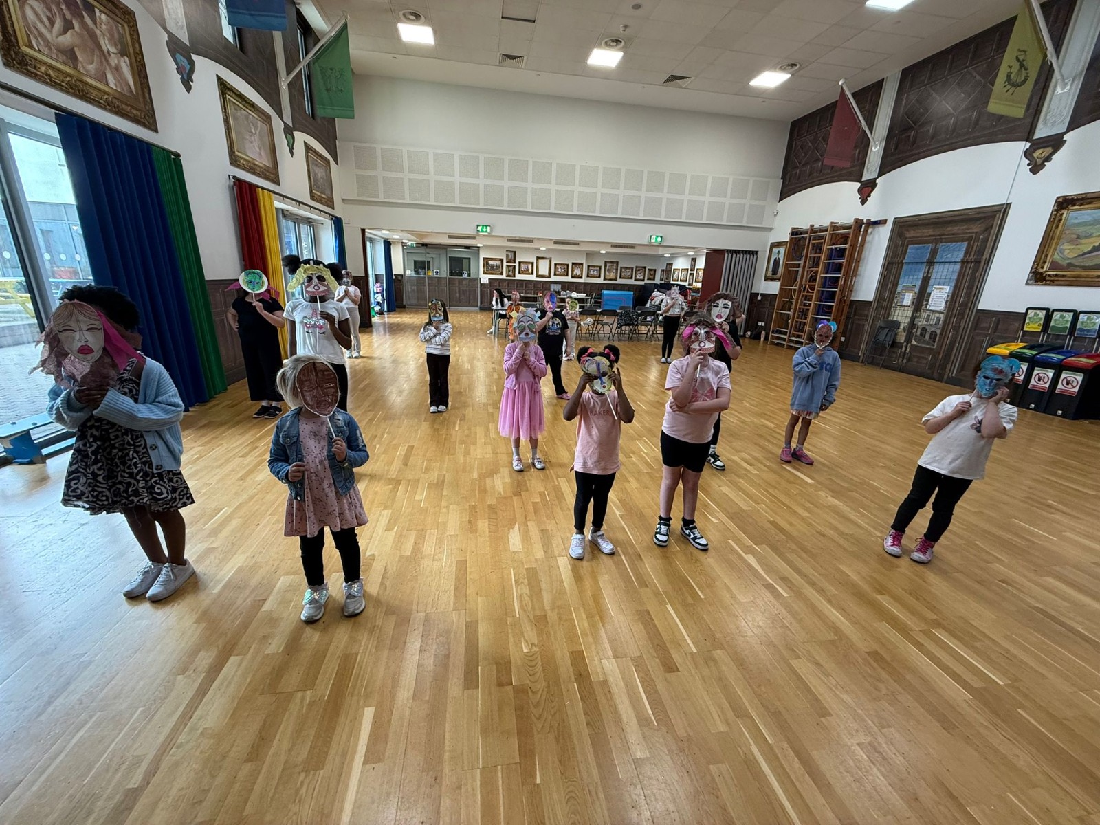 S-clusive Dance Club - image 6