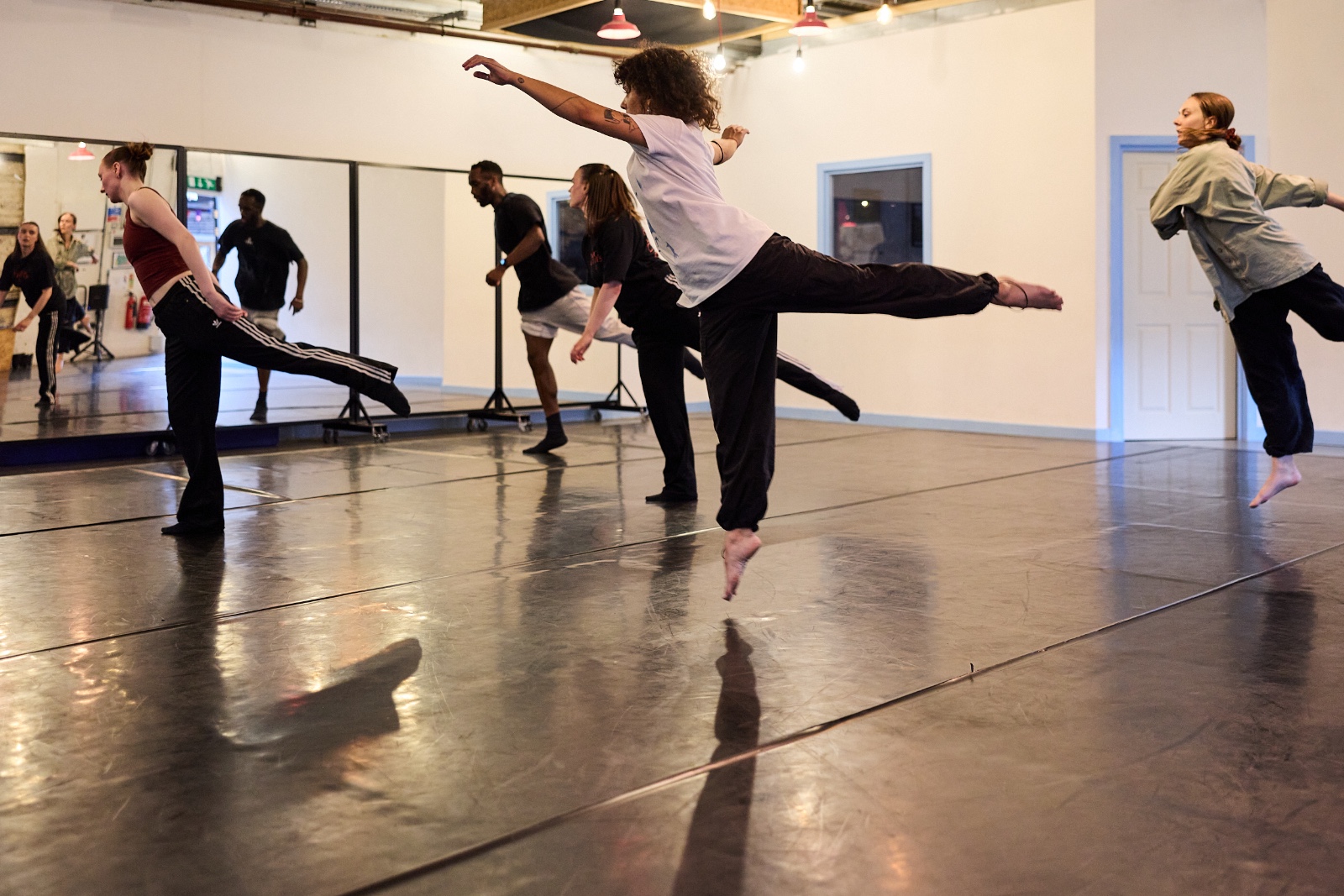 Adult Contemporary Dance - Intermediate - image 6