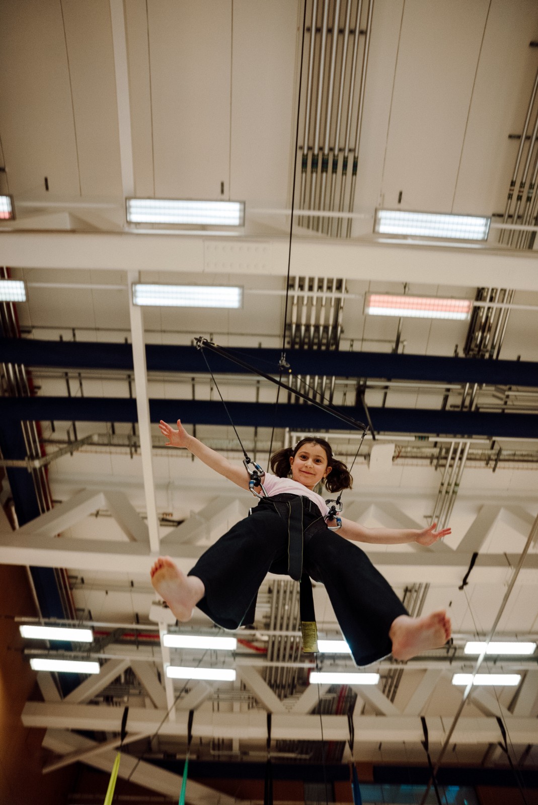 Aerial Silks, Acro, Flying Bungee & Dance! ✨ - image 5