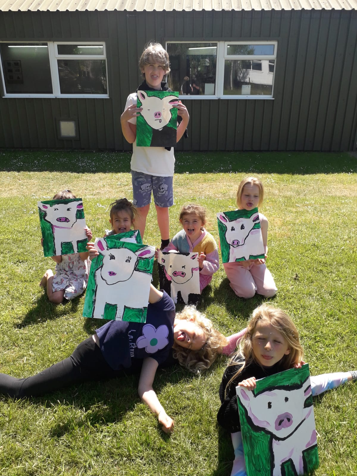 Easel Peasels Art Holiday Club Newport - image 6
