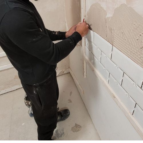 Tiling, Carpentry and Laminate Flooring - image 3