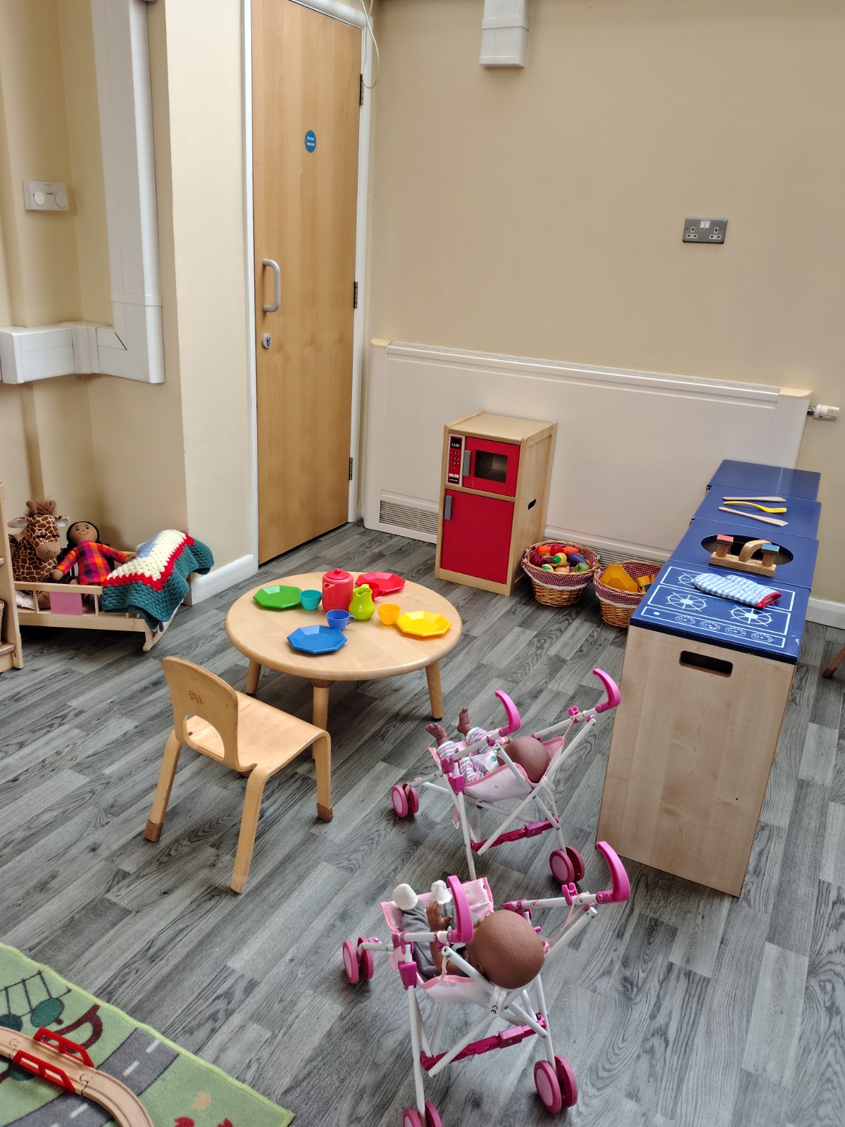 Eastfield Family Hub Stay & Play pm - image 3