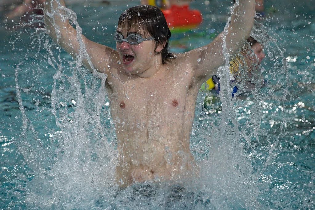 Inclusive swimming lessons for age 10+ - - image 2