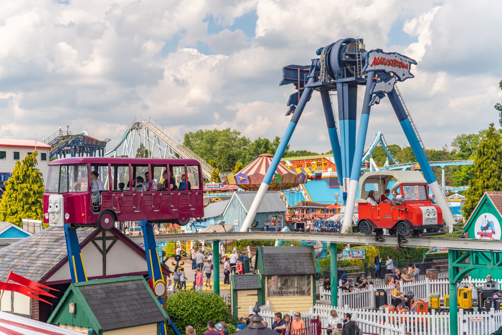 Drayton Manor Resort - image 2