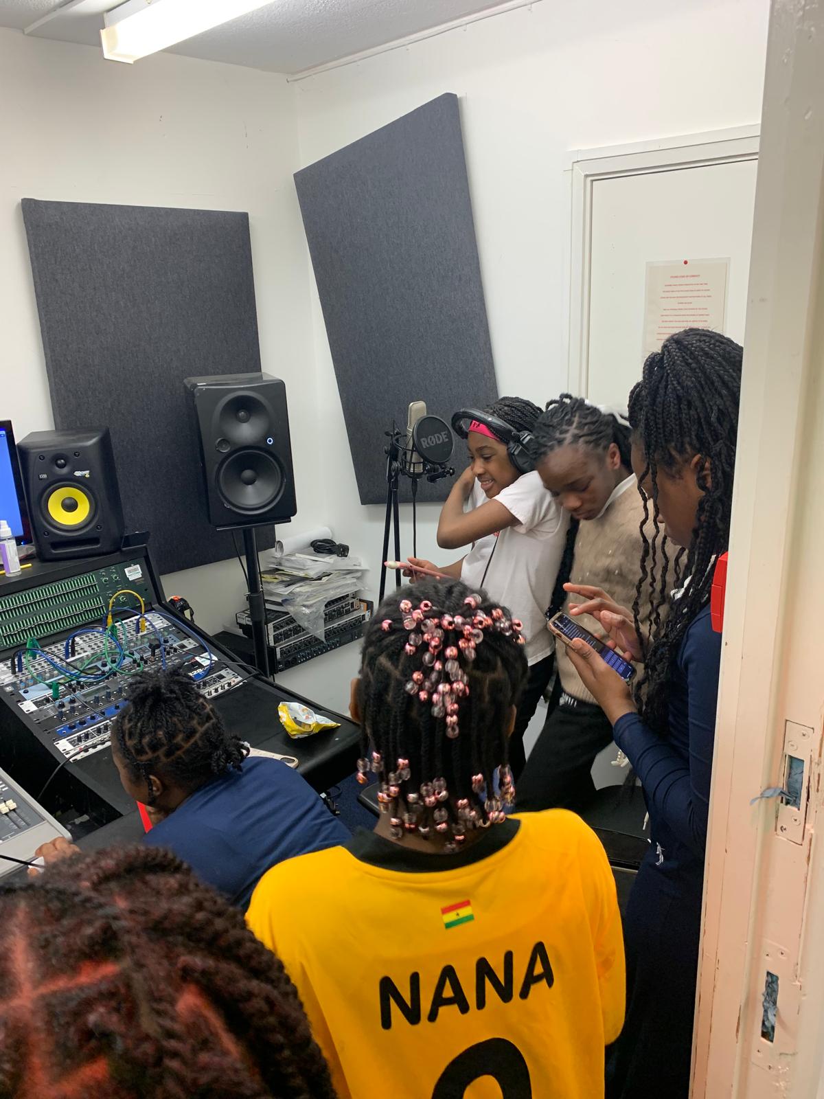 Marcus Lipton - image 4