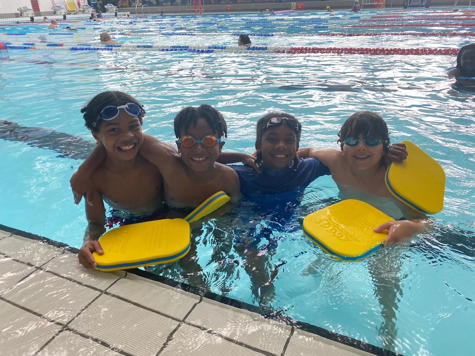 EA Becontree Heath Leisure Centre 8-15 Years - image 3