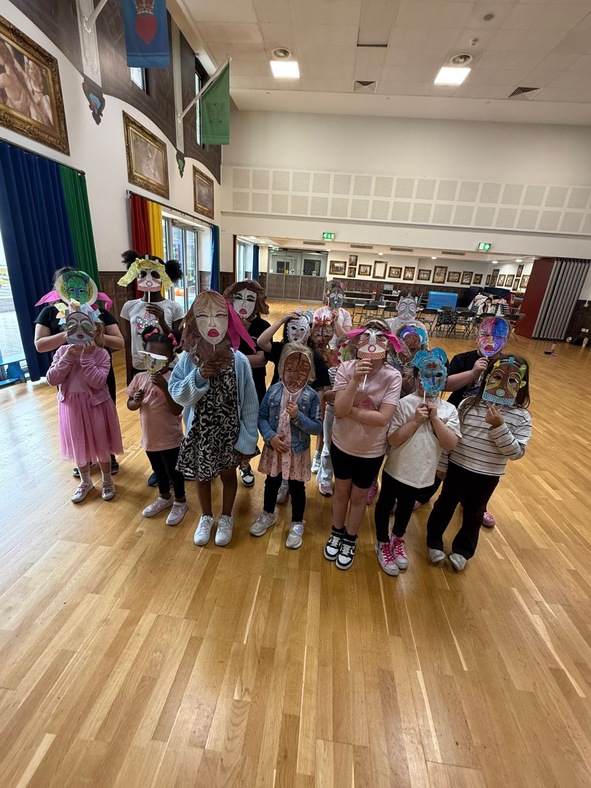S-clusive Dance Club - image 2