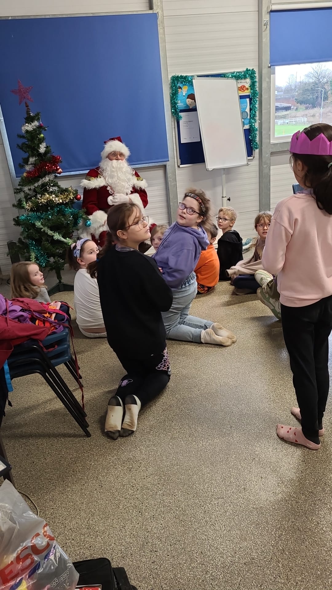 Cook, indoor/outdoor play, enjoy - Hereford - image 3