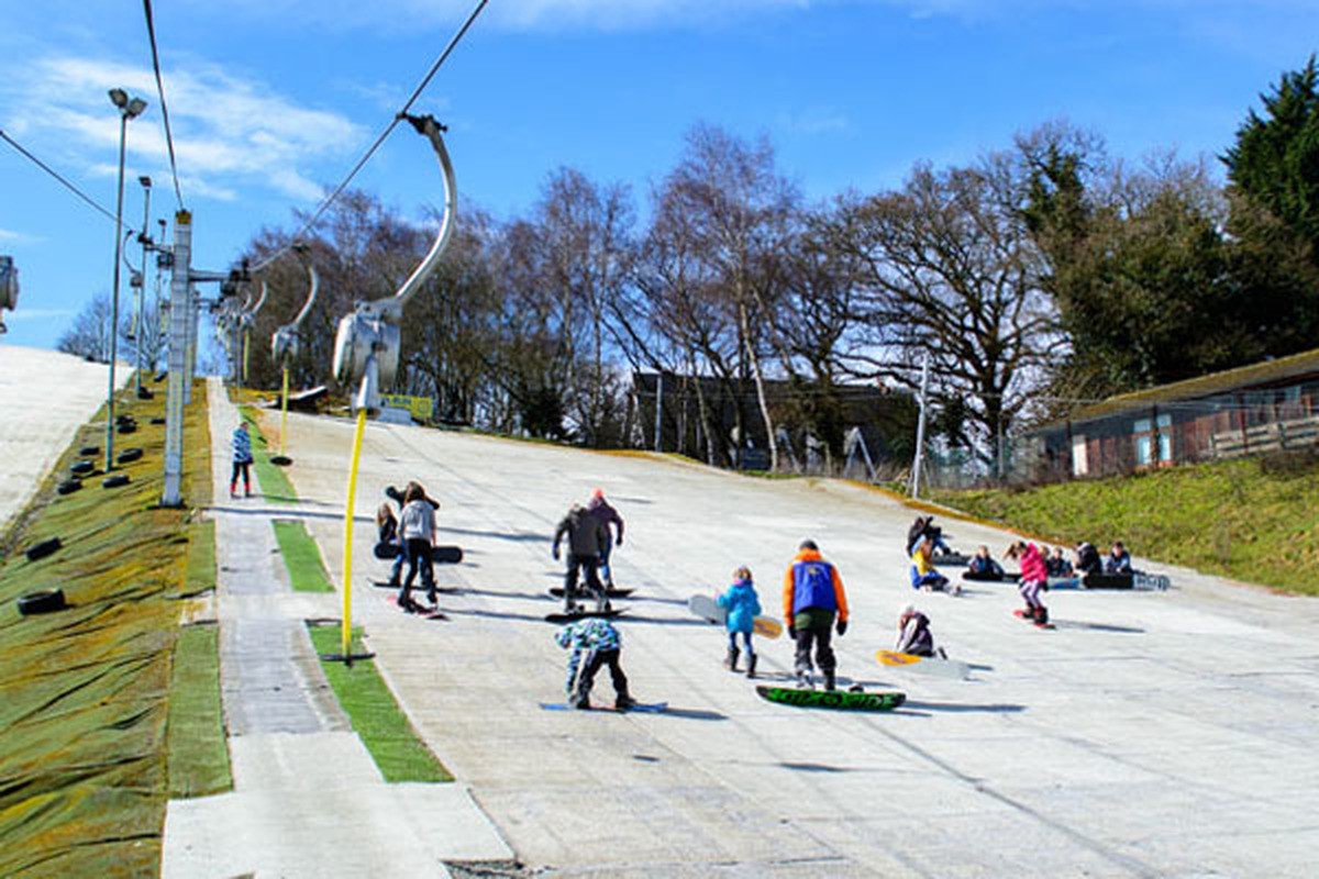 Chatham Snow Centre - Skiing - image 2