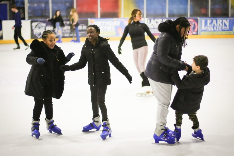 Planet Ice - Family Sessions - image 3