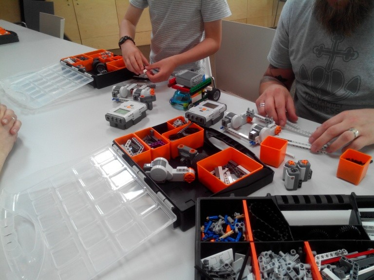 Lego Robotics workshop - image 7