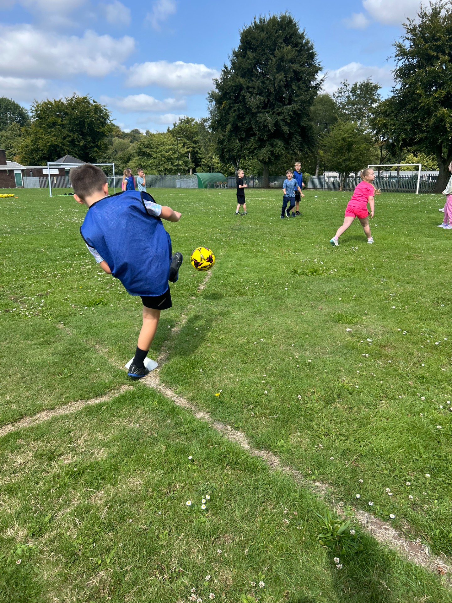 Sportibees Winter Holiday Club - Weaverham - image 3