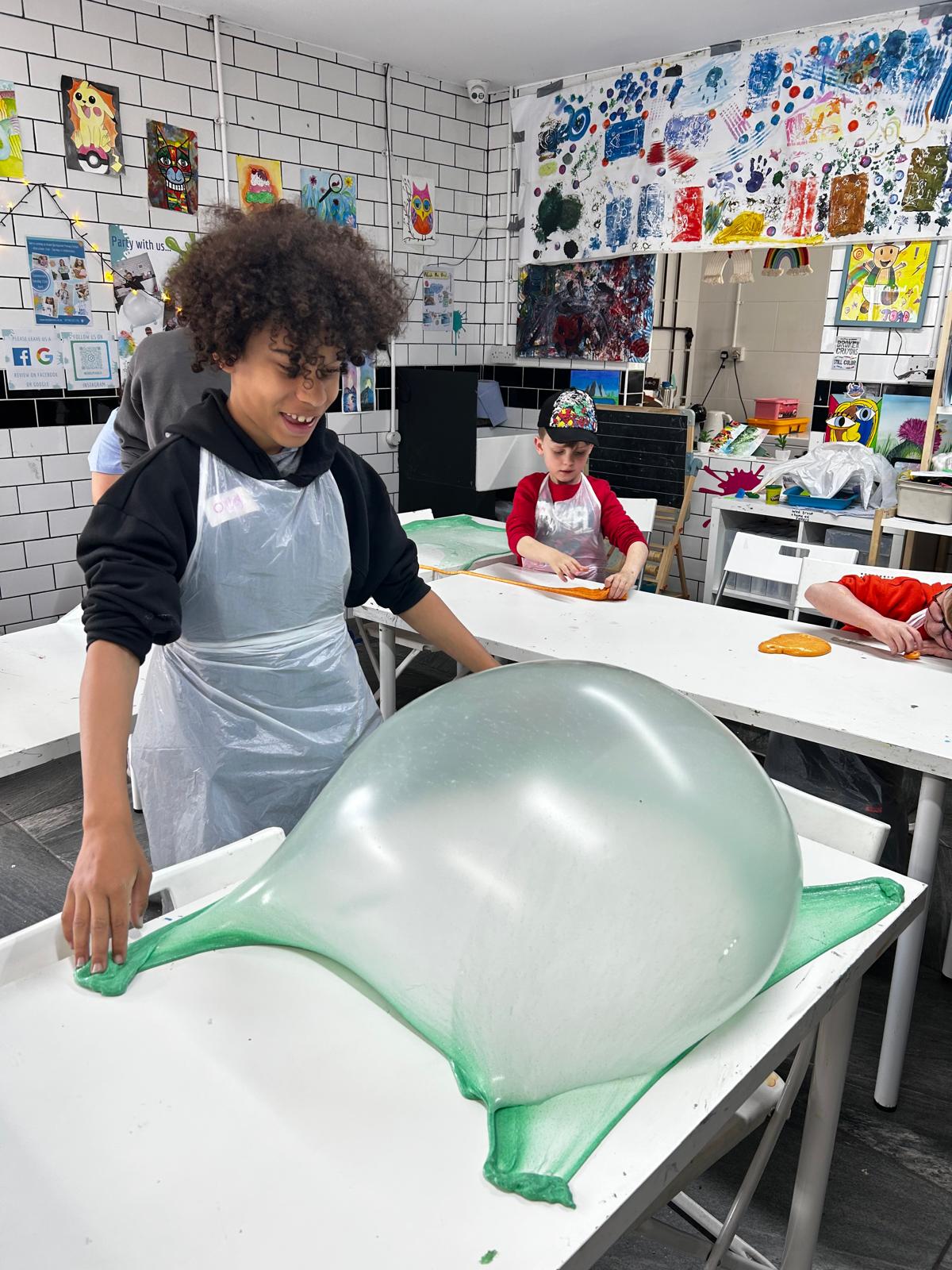 Easel Peasels Art Holiday Club Newport - image 3