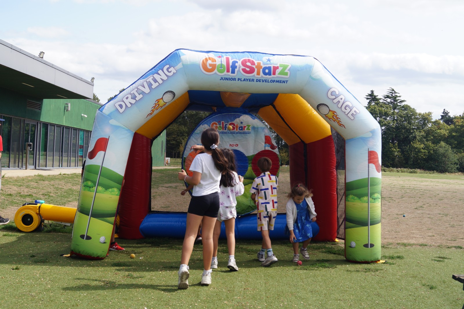 Golfstarz Holiday Camp Sunbury on Thames - image 2