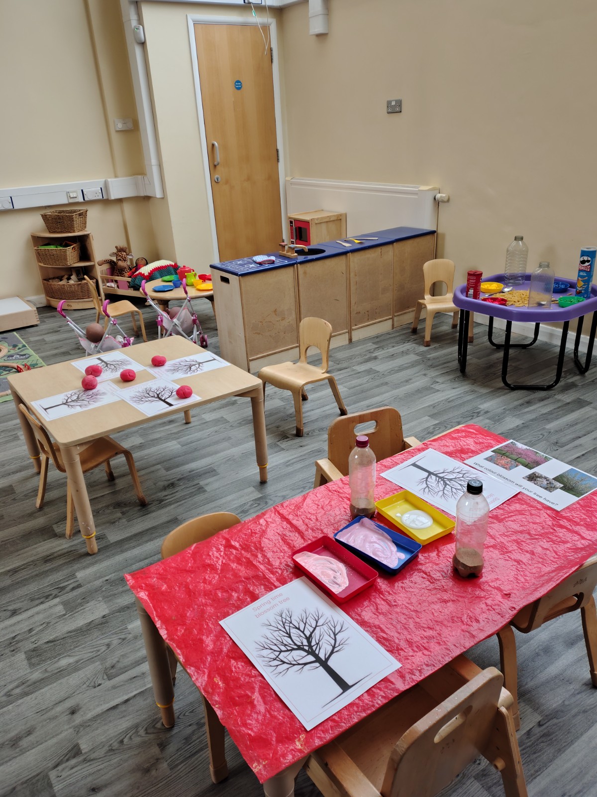 Eastfield Family Hub Stay & Play pm - image 2