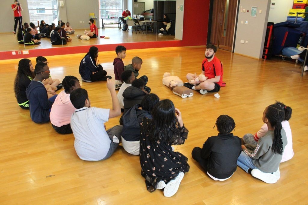 EA Abbey Leisure Centre 8-16 Years - image 4