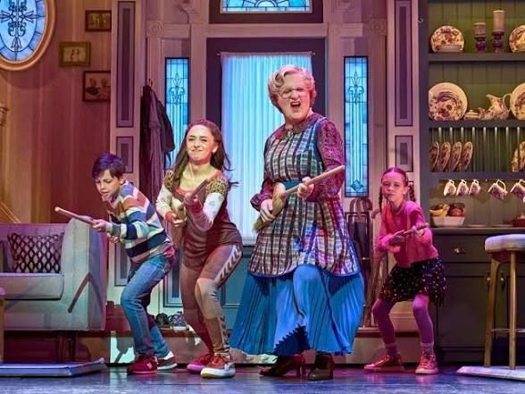 Mrs. Doubtfire at Birmingham Hippodrome - image 2