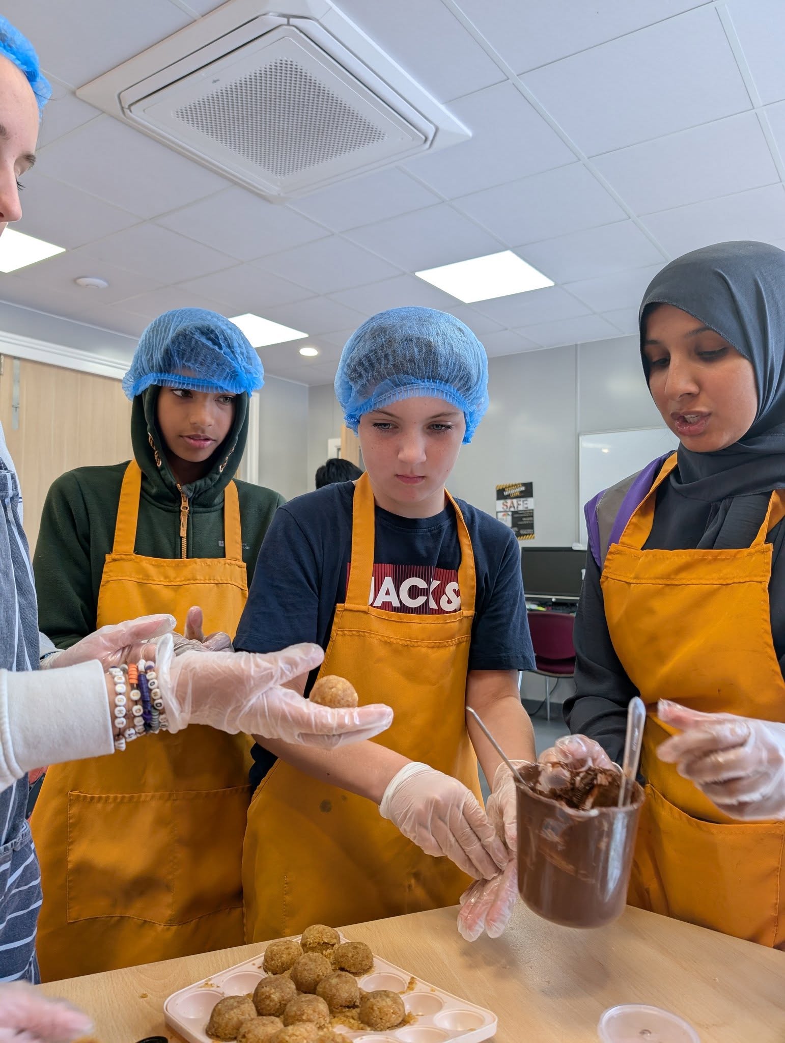 E2 - Teen Activity Hub - HAF Club - image 9