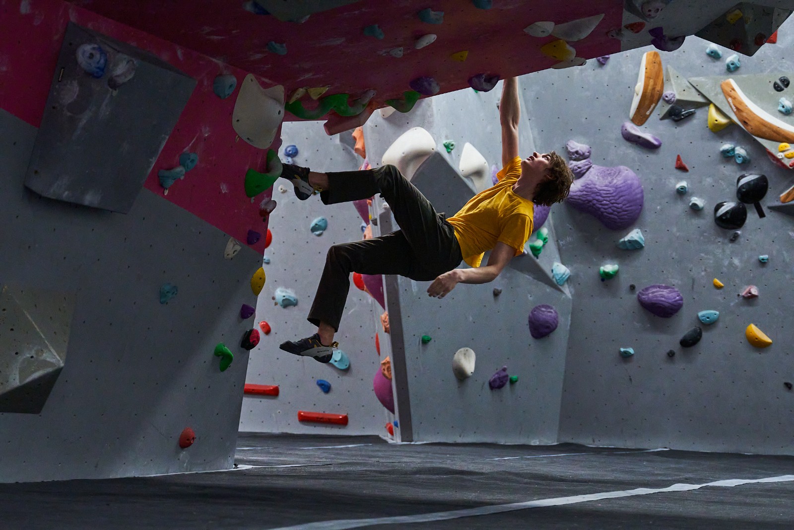 HAF Indoor Bouldering Experience - image 3