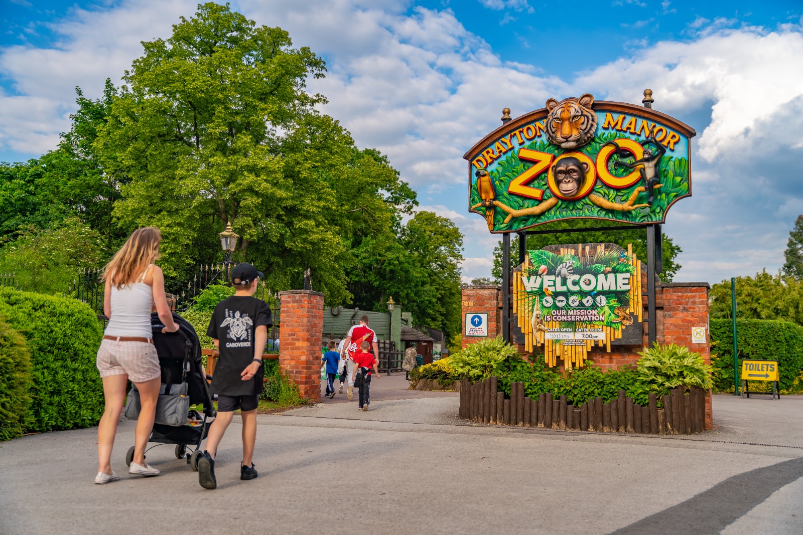 Drayton Manor Resort - image 3